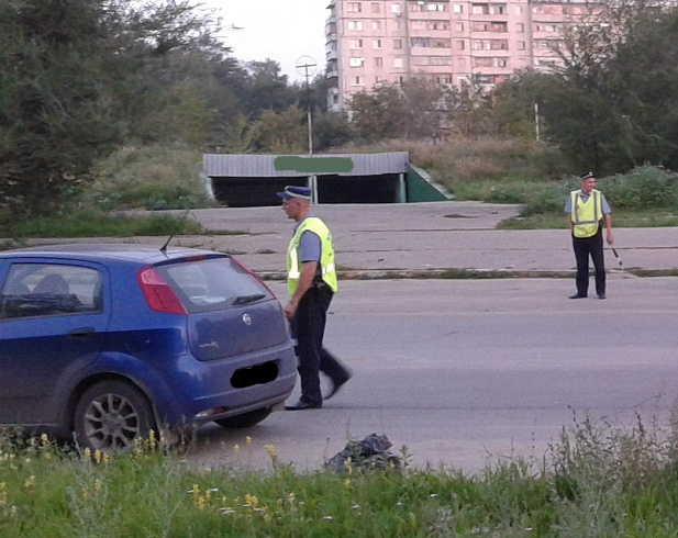 Их всегда минимум двое