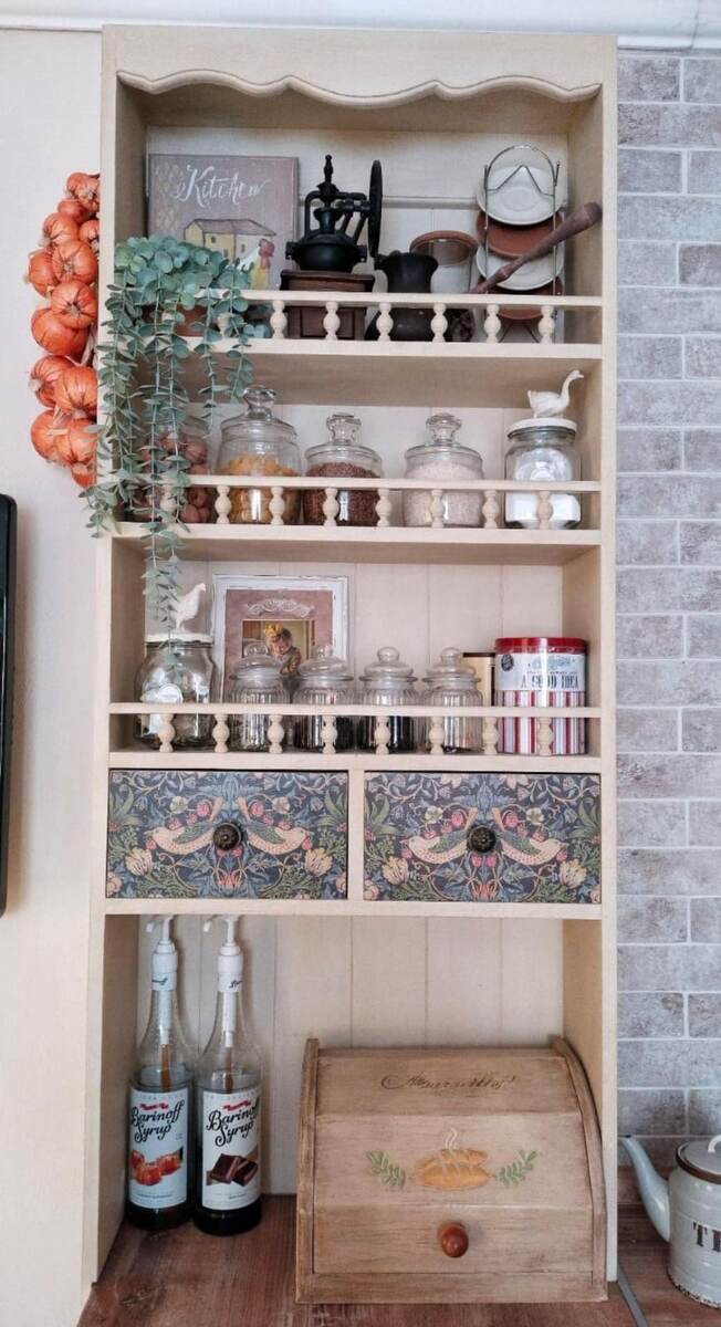 Полка на стол для кухни в стиле Прованс  © https://www.livemaster.ru/item/48103942-dlya-doma-i-interera-polka-na-stol-dlya-kuhni-v-stile-provans