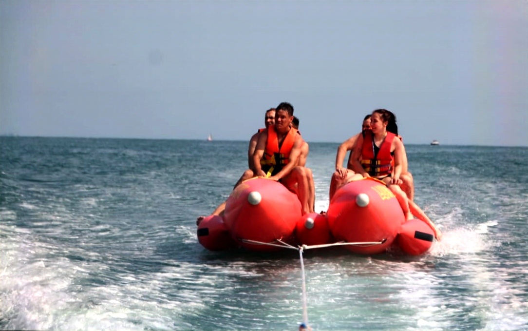 Дочь и зять сидят в первом ряду