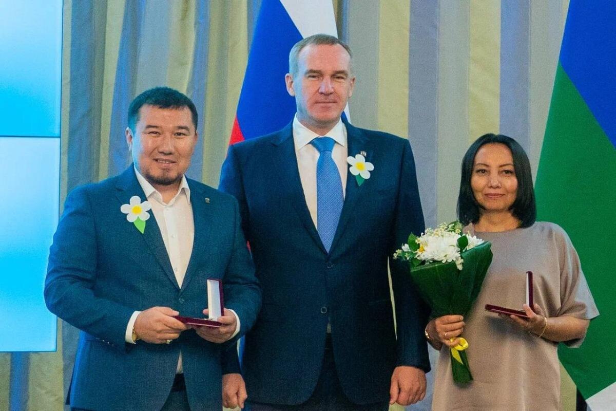    Сургутяне получили награды за воспитание шестерых детей