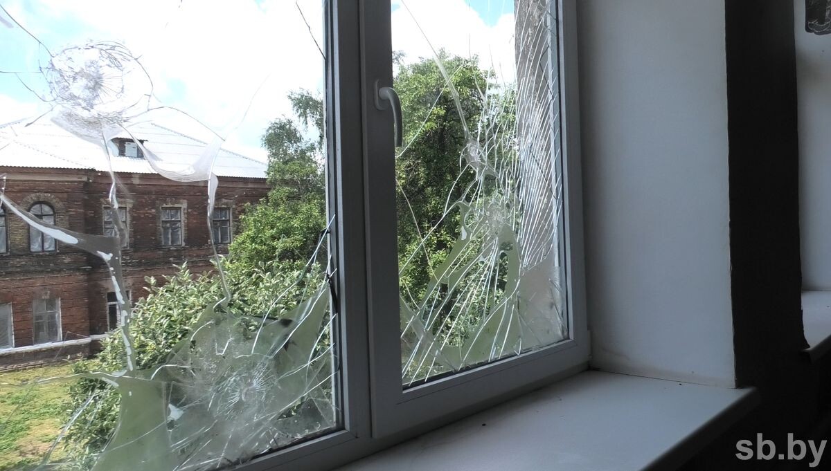    Школьный учитель накрыл собой сброшенную с дрона гранату и спас десяток жизней