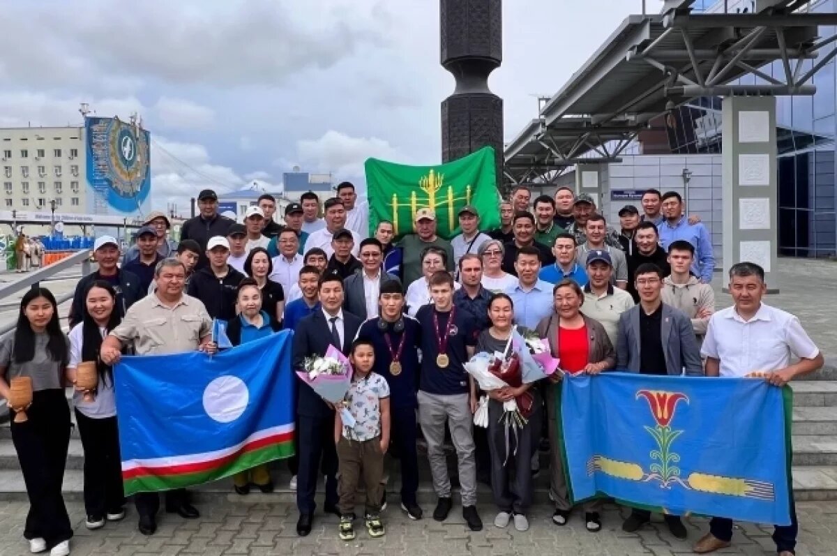    Борцы из Якутии Лев Павлов и Андрей Мидловец стали чемпионами Европы