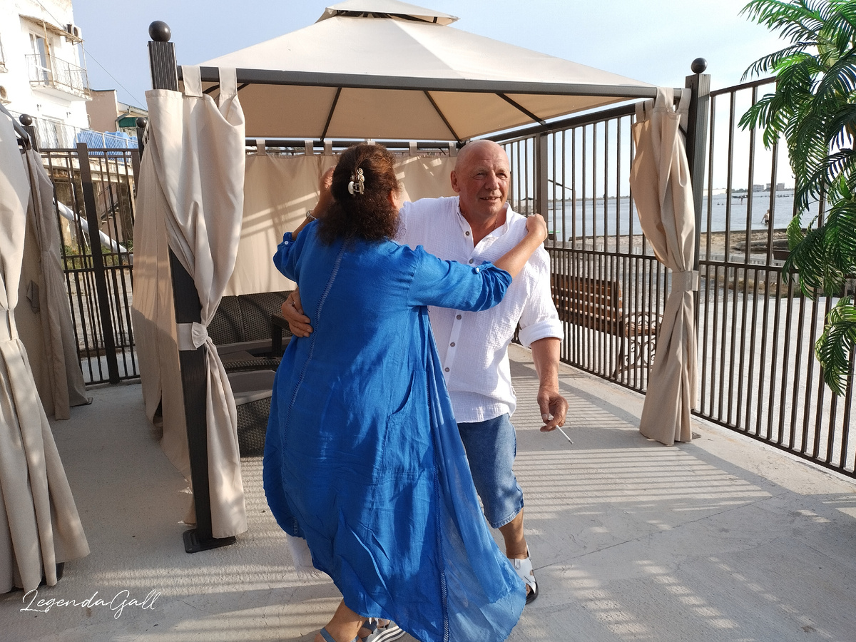 Игорь мне весь вечер Челентано напоминал