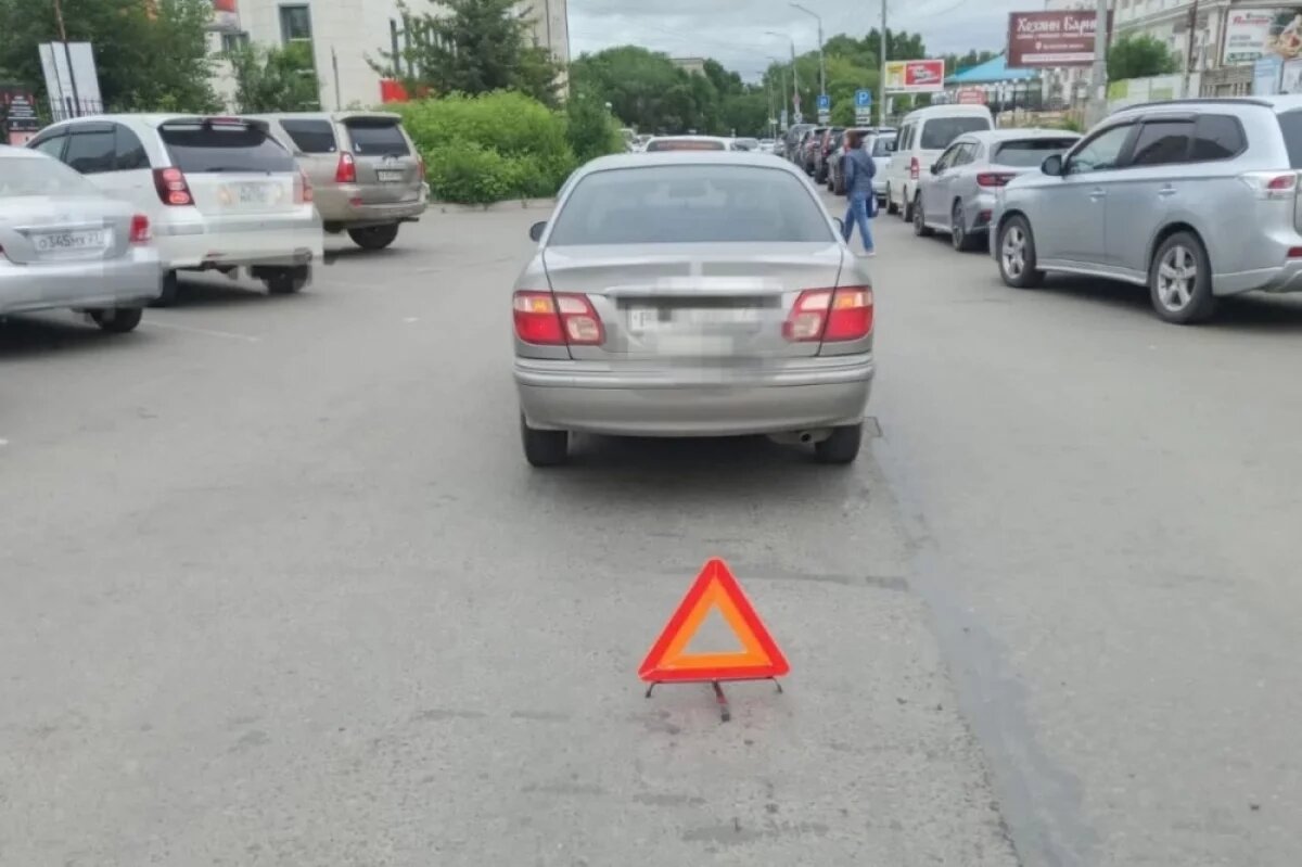    В Комсомольске школьница попала под машину, перебегая дорогу вне «зебры»