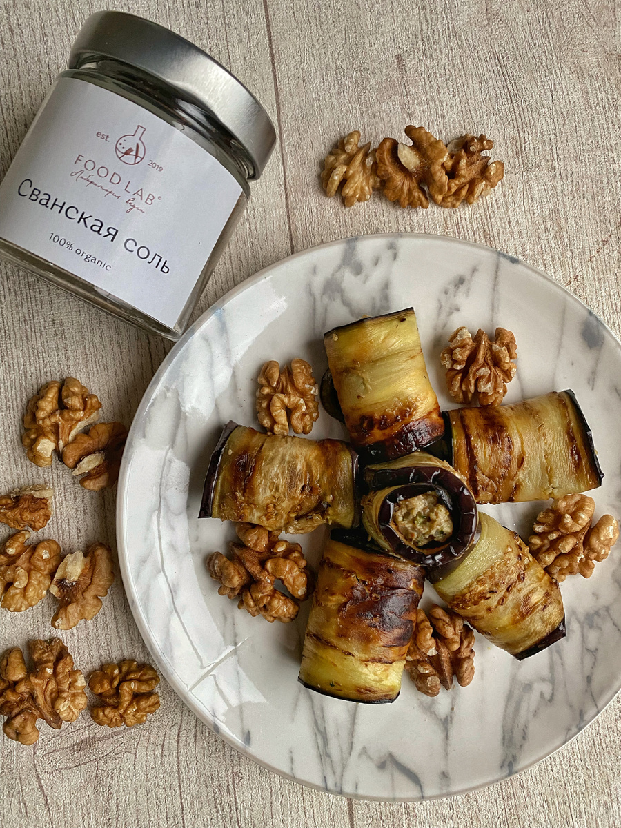 Баклажановые рулетики