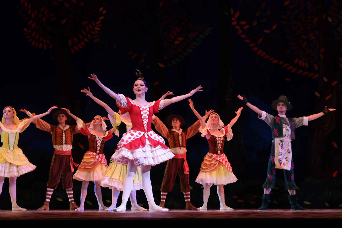 Сцена и первого действия. Редисочка – Яна Буравчикова