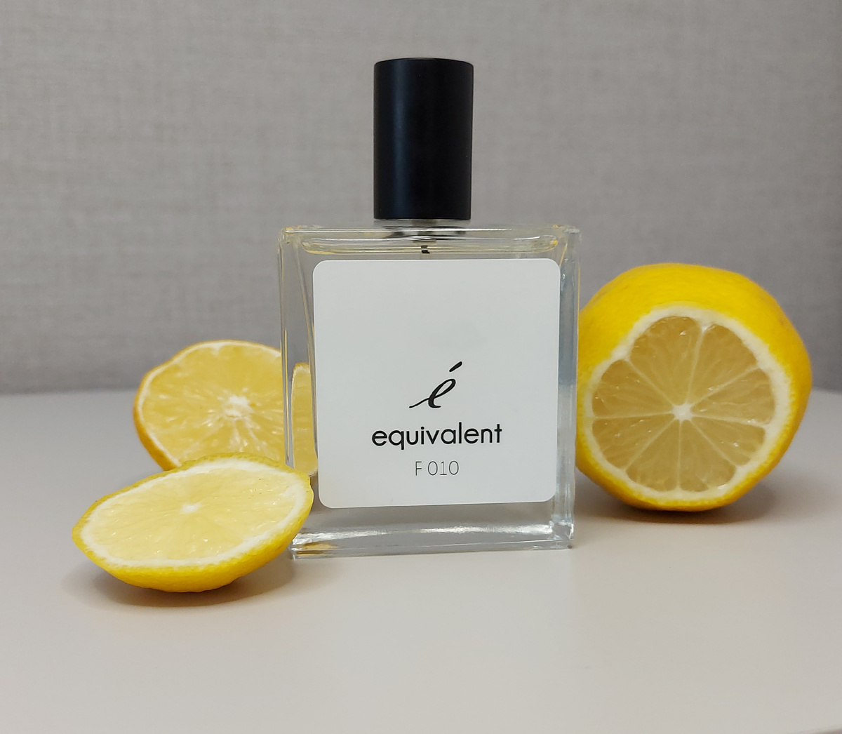 Верхние ноты: бархатцы, бергамот, лимон Средние ноты: жасмин, роза, фиалка, флердоранж, Базовые ноты: амбра, ваниль, ветивер, кедр, мускус