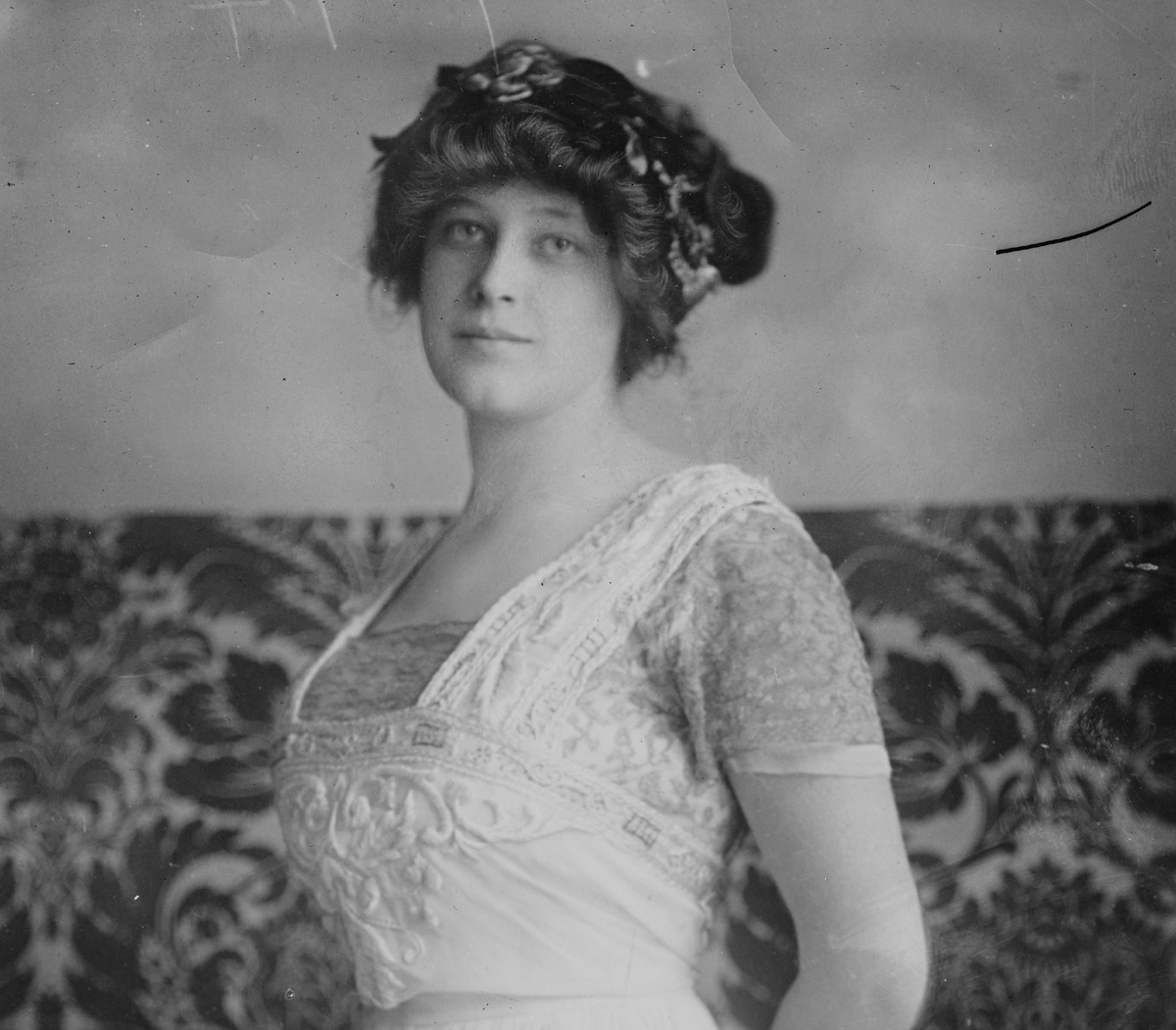 Мадлен Астор, жена Джона Джейкоба Астора IV, около 1910 года. 