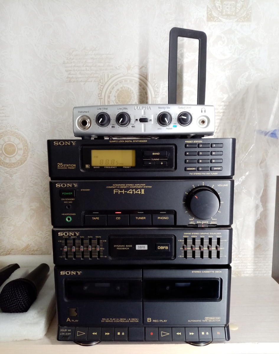 Мини аудиосистема Sony FH-414 II вместе с картой Lexicon Alpha 