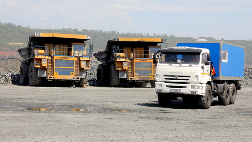 На Лебединский ГОК поступила новая передвижная авторемонтная машина