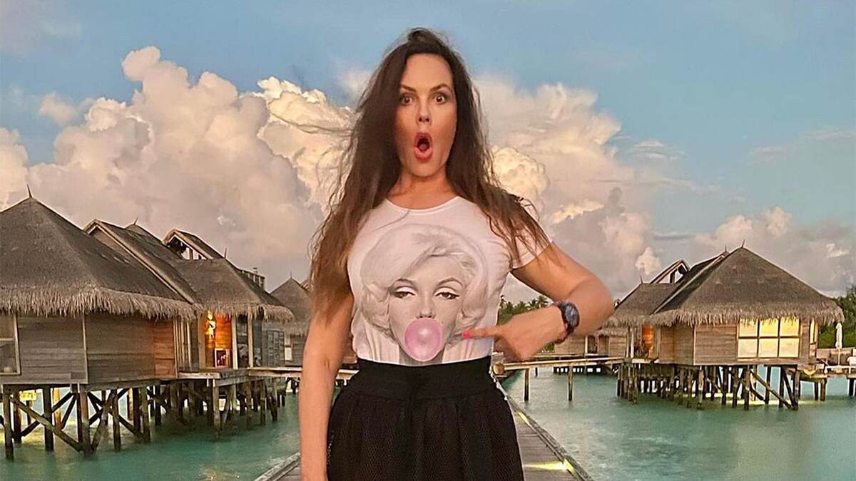 Лицо на футболке (и над) – эмблема российского ТВ