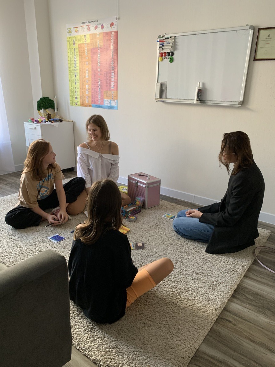 Мини-группы с подростками в кабинете в Долгопрудном