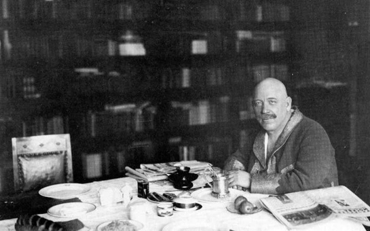 Демьян Бедный (Ефим Придворов), 1883-1945, был одним из самых популярных поэтов в 1920-е