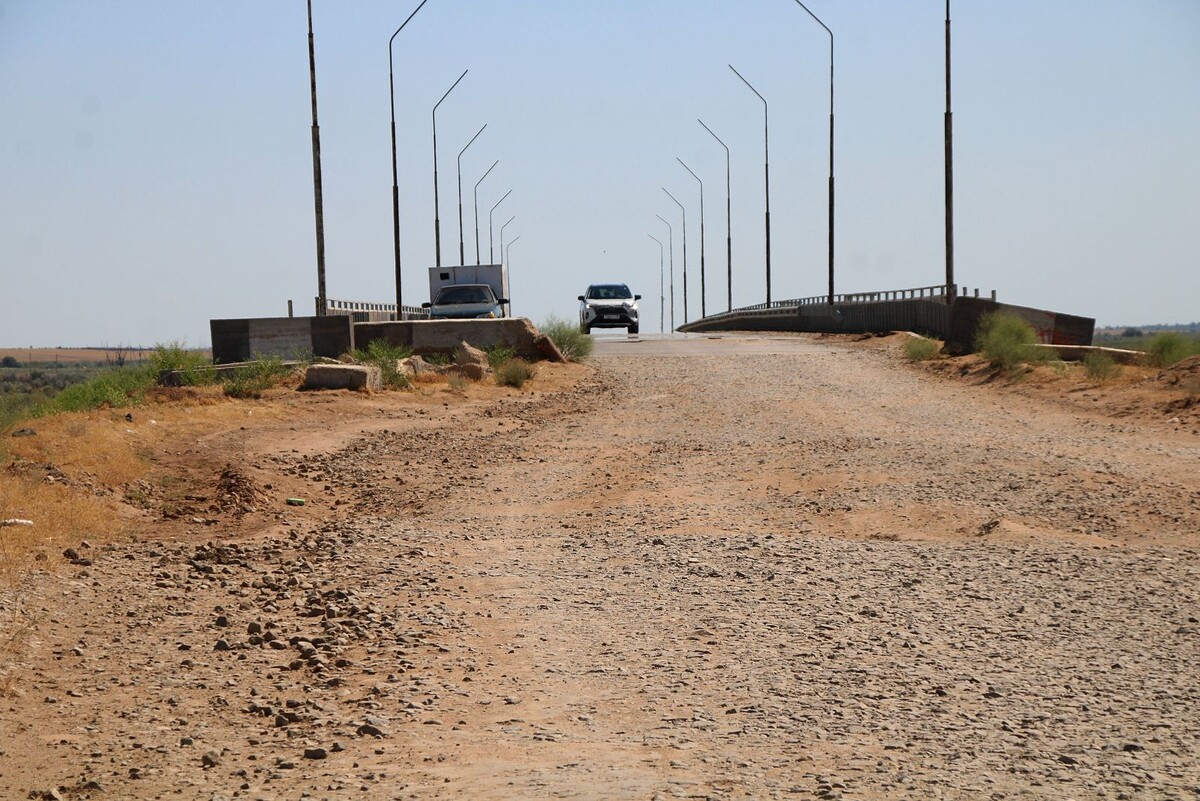 Водители запреты, разумеется, игнорируют.