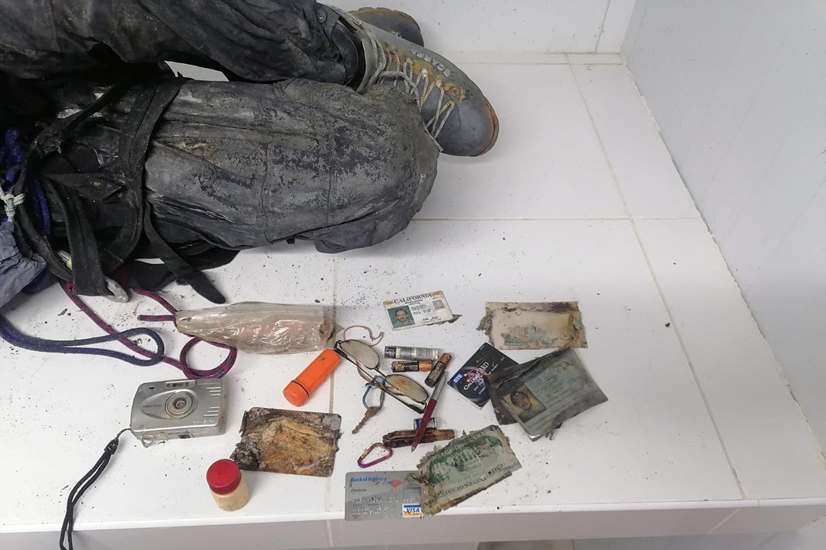 Policia Nacional del Peru (PNP) / Handout via REUTERS ATTENTION EDITORS📷Личные вещи американского альпиниста Билла Стэмпфла