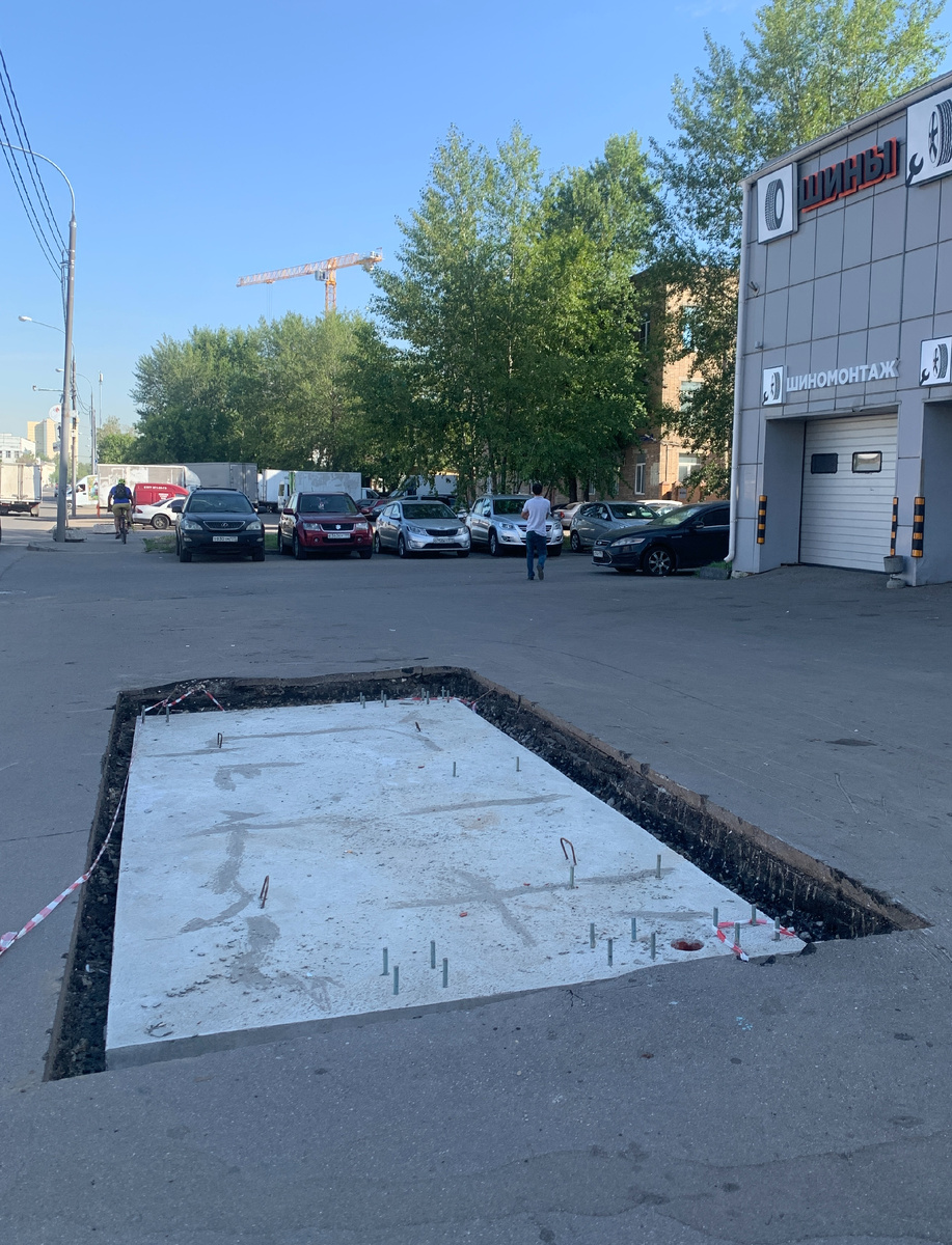 Остановка "Вентиляторный завод" на улице Плеханова (в сторону метро Шоссе Энтузиастов)