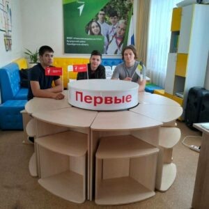  📷    Брендированную мебель от «Движения первых» получили оренбургские школы-призеры Белов Михаил Александрович