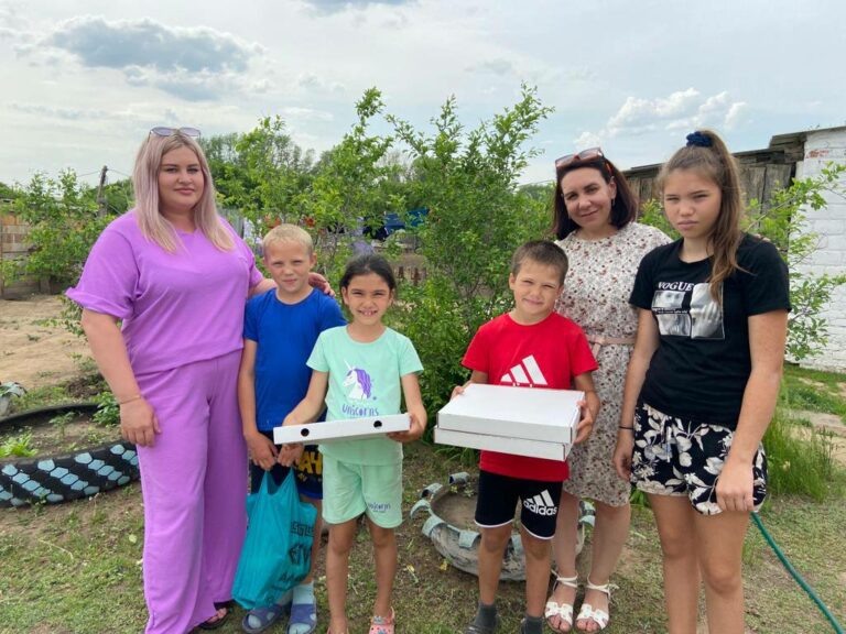    В Оренбуржье семьям, воспитывающих шесть и более детей, оказывается особая поддержка Андрей Севостьянов