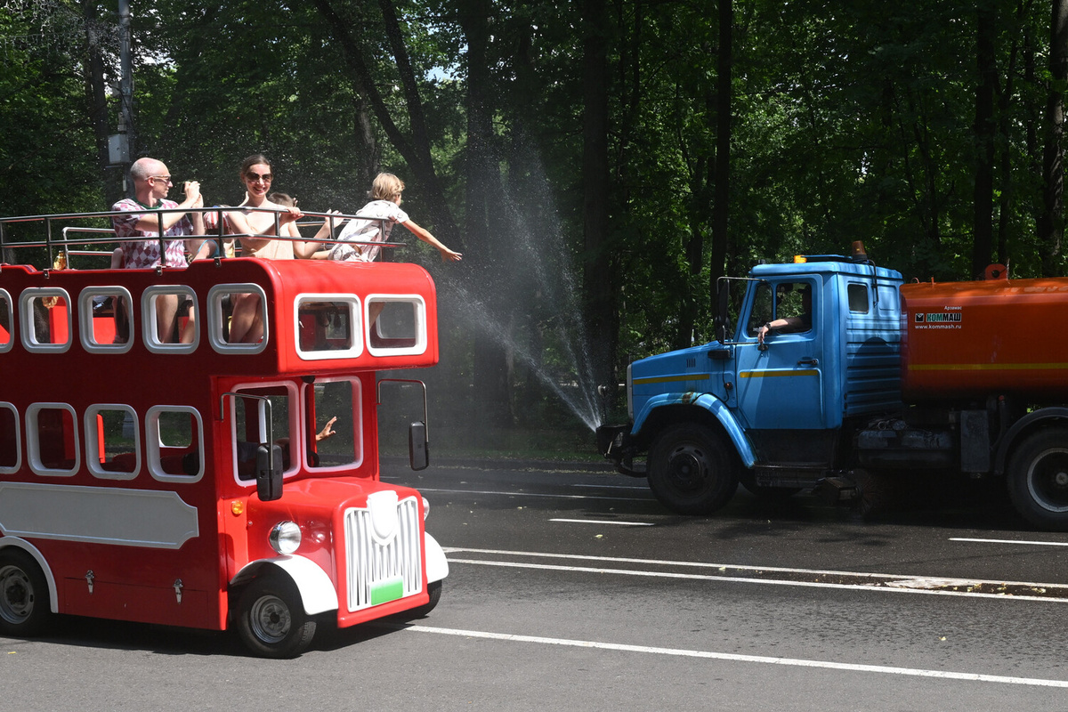 Аэрация воздуха в парке «Сокольники» в Москве, 3 июля 2024 года    📷