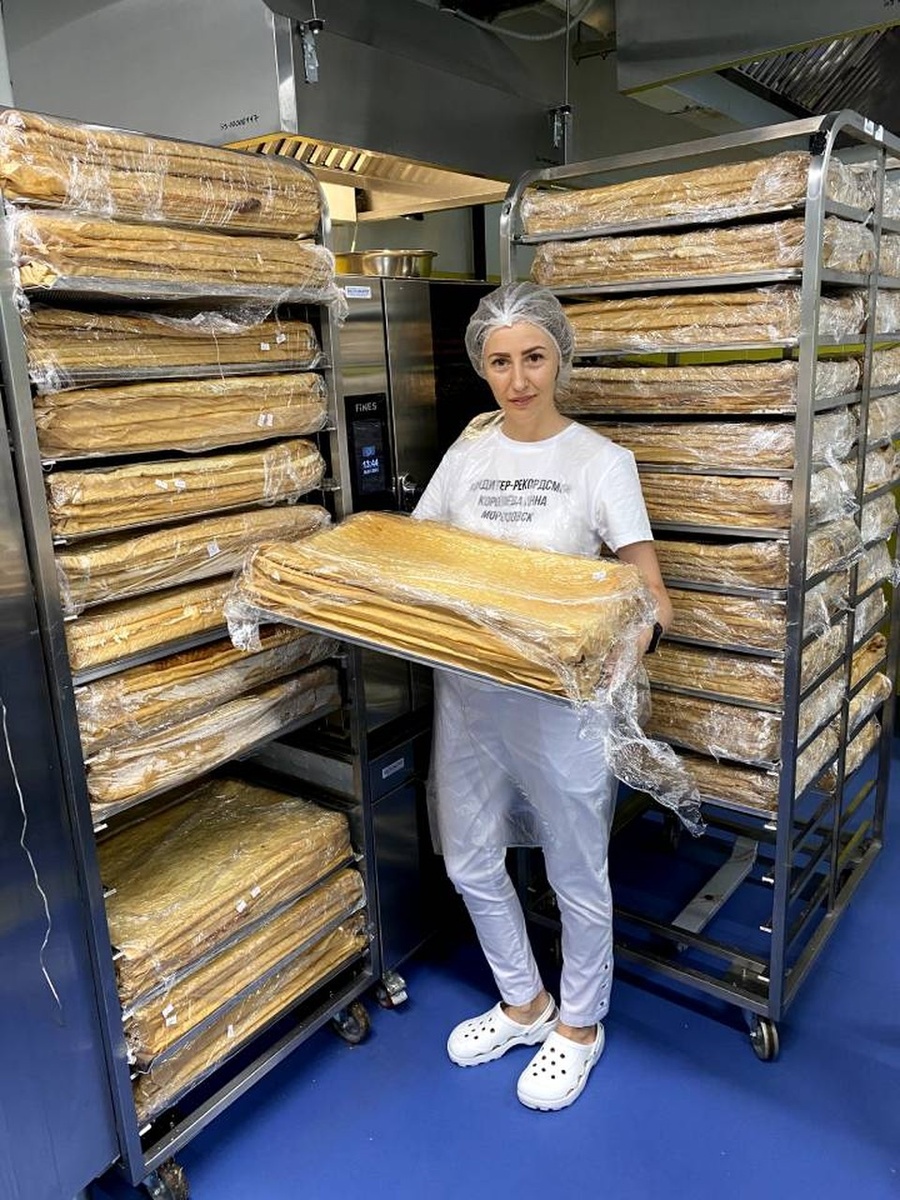    На один торт ушло 300 килограммов бисквита. Фото: предоставлено героиней публикации