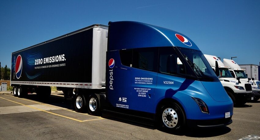  В прошлом году Tesla объявила об открытии нового производственного предприятия в Неваде для грузовика Semi, своего класса 8.