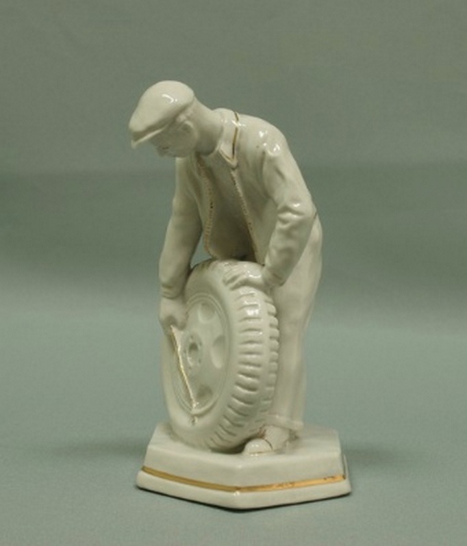 "Тракторист". 1954. Фото взято из свободного доступа в интернете. Листайте галерею вправо.