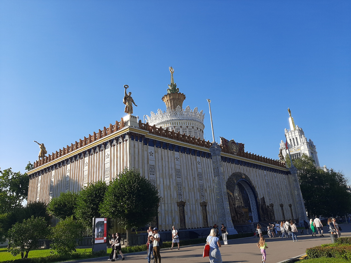 территория ВДНХ
