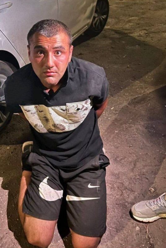    Один из участников драки. На фото - момент задержания.