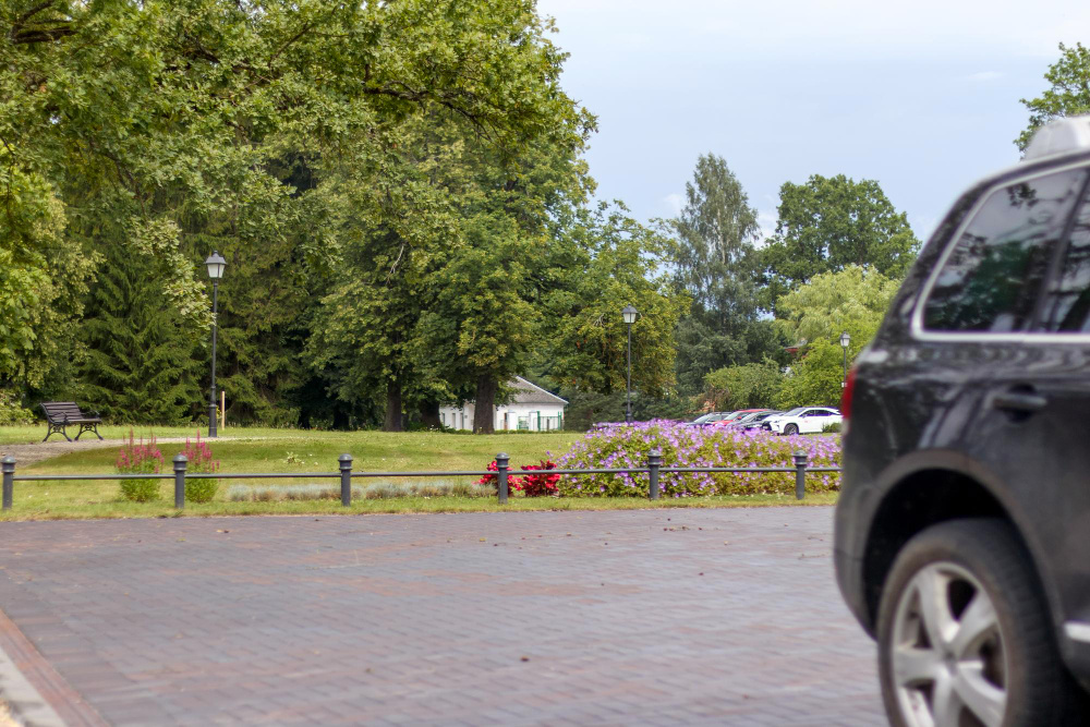 Парковочное место на загородном участке
