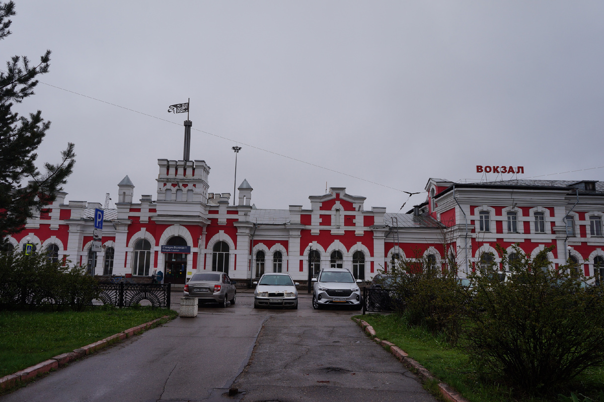 Утром, выглянув в окно, я выявил моросящий дождик, смешанный с хлопьями снега. Повезло.