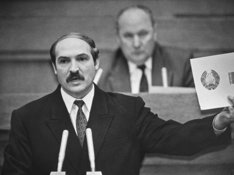     Лукашенко 30 лет назад... Фото: Пресс-служба президента Беларуси