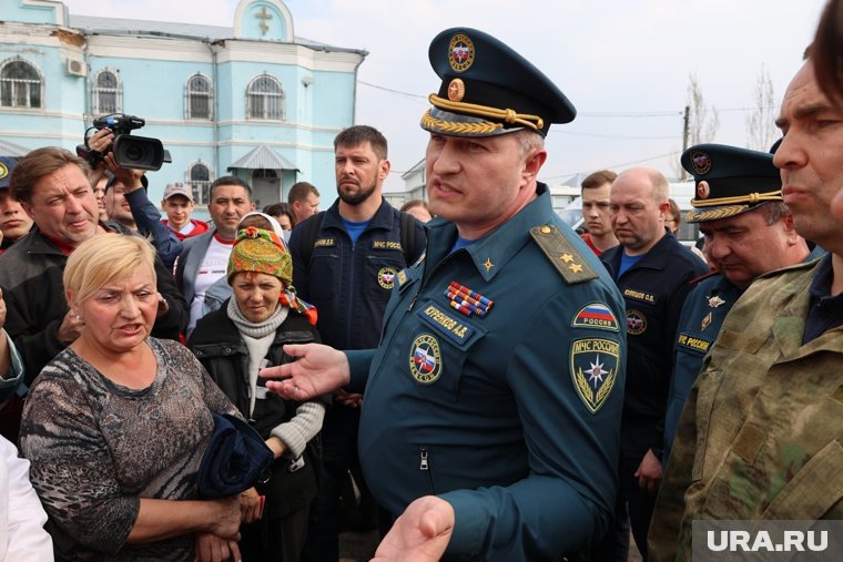 Александр Куренков рассказал, что в правительство внесен проект по повышению выплат за потерю имущества. Фото: Екатерина Сычкова © URA.RU