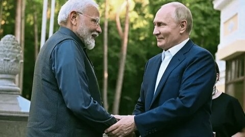 Из открытых источников в интернете. Премьер-министр Индии Нарендра Моди и президент РФ Владимир Путин.