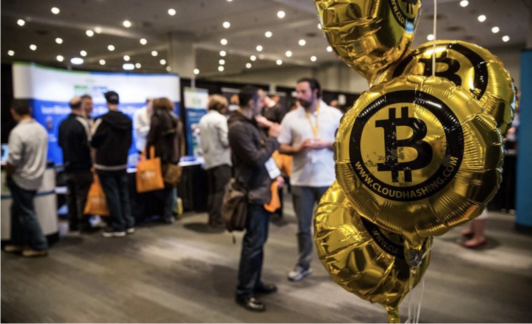 Курс биткоина в мае почти добрался до исторического рекорда, достигнув $72 тыс.
Эксперты и финансовые гуру предсказывают рост ВТС до $100
тыс. и выше к началу выборов президента в США и отмечают, что криптовалюты стали новым оружием борющихся кандидатов