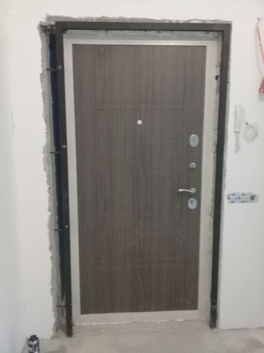 В некоторых случаях может потребоваться замена внутреннего полотна входной двери. Это позволяет избежать полной замены двери. Данная работа имеет нюансы и особенности, которые следует учитывать.