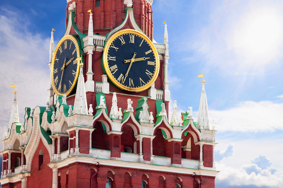    Куранты на Спасской башне Кремля называют главными часами страны. Источник: Shutterstock