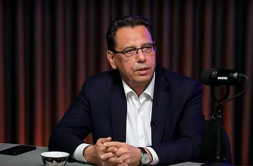 Конгратбай Шарипов. Кадр из подкаста "Лолазор"