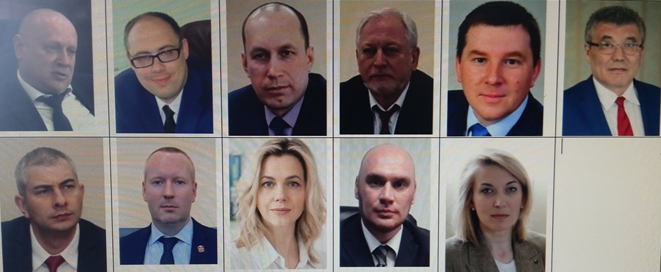 Мэр Омска и главы округов, Большие начальники департаментов.                                                    Это те кто отвечает за состояние города и районов.      