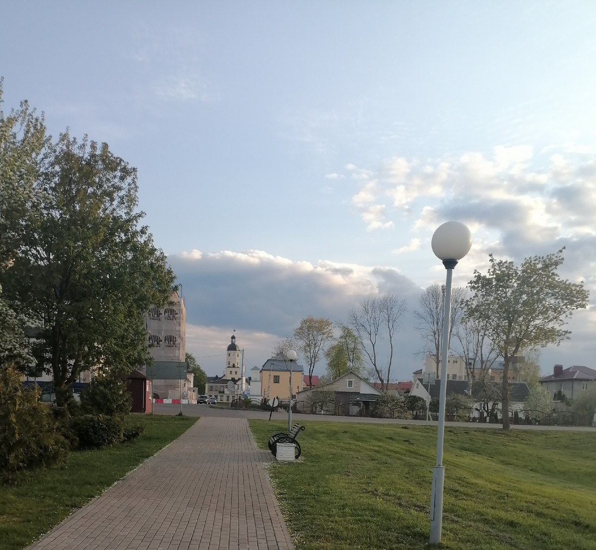 Городская ратуша со стороны парка