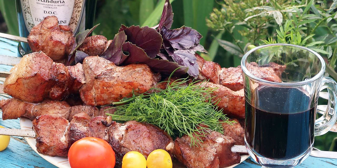 Невероятно вкусный и ароматный шашлык из свинины на красном вине