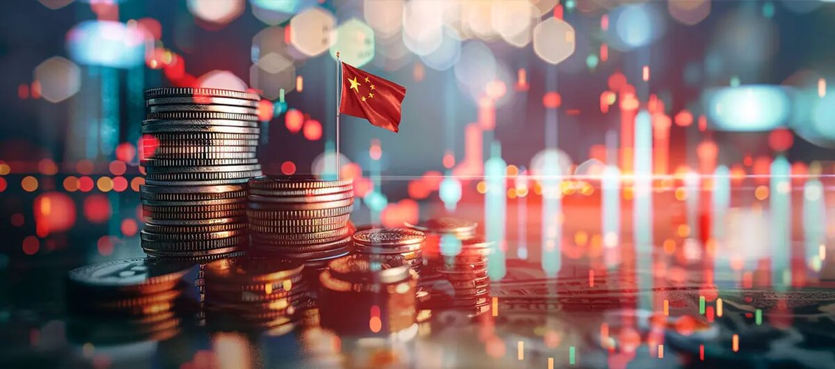 За последние два года популярность юаня на российском рынке резко выросла. Разобрали основные преимущества и недостатки китайской валюты. А также выяснили‚ стоит ли в неё инвестировать.