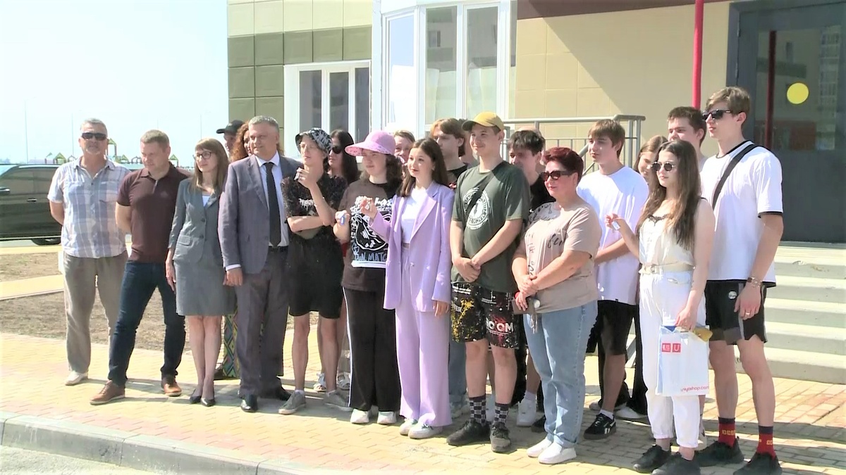    Сироты из Нефтеюганска въехали в новые квартиры