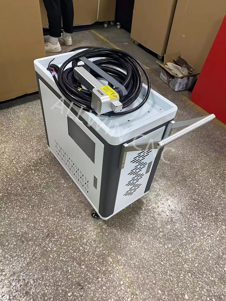 импульсная лазерная очистительная машина