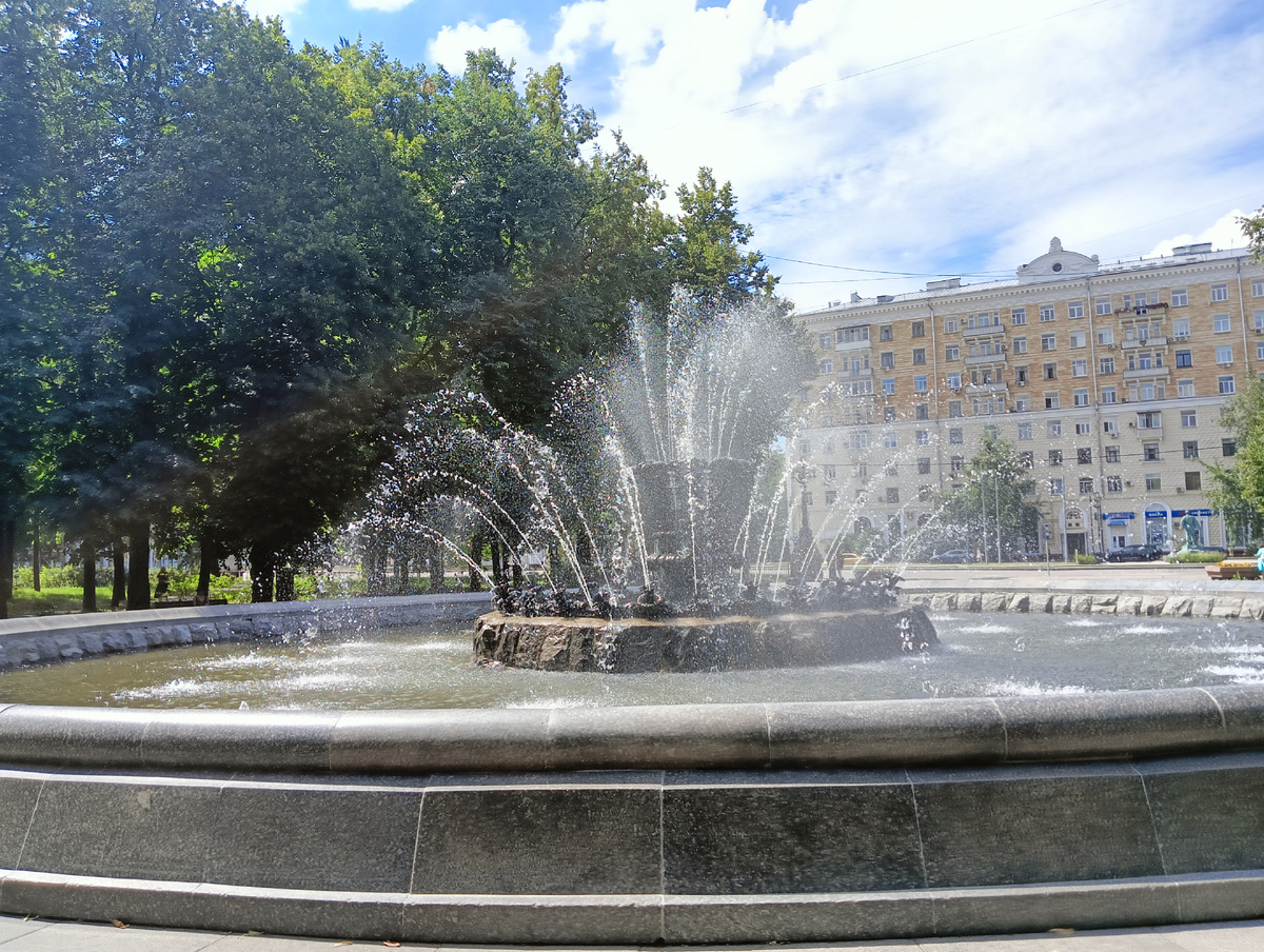 Фонтан Геороиу-Деж