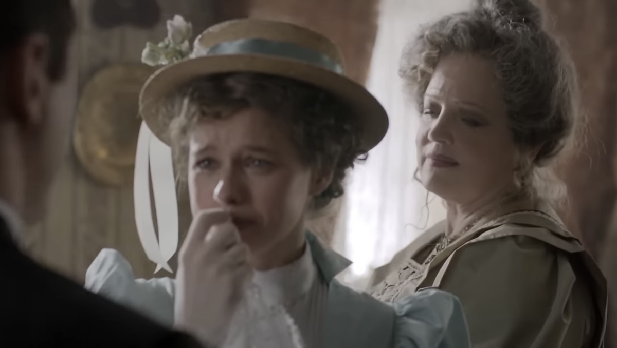 Кадр из фильма «Куприн. Яма». Фиктивный супруг продал новоиспеченную жену хозяйке дома терпимости.