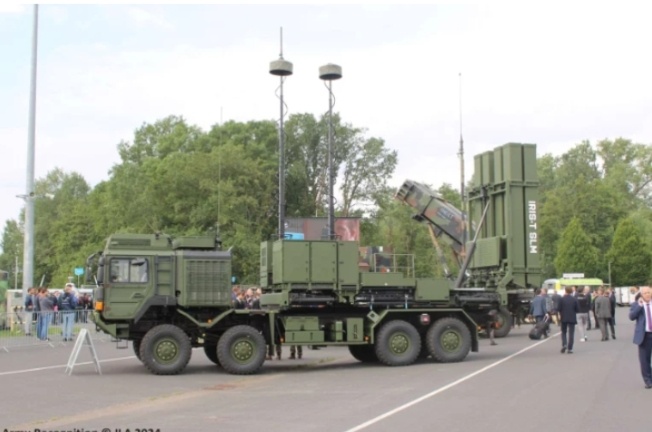 Текущая и планируемая военная поддержка Германии на Украине включает восемь систем ПВО IRIS-T SLM и десять систем ПВО IRIS-T SLS. (Источник изображения: Army Recognition)