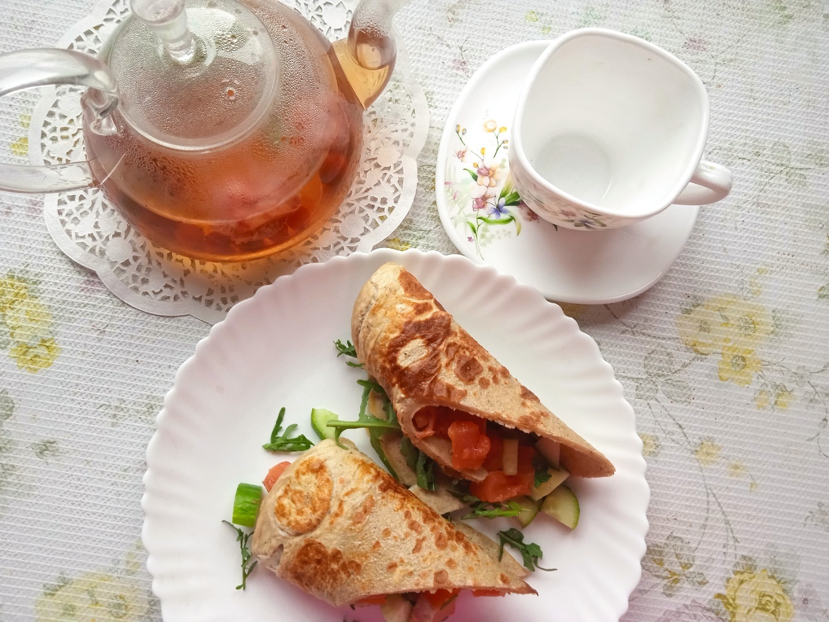 Красивые тарелочки наших практиков. Угадайте автора! Ответы в комментариях. Чуть позже напишу. 