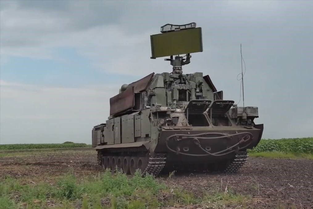 Боевая машина 9А331М2 ЗРК 9К332 «Тор-М2» с комплектом дополнительного бронирования из состава группировки войск «Север», источник – Телеграм-канал Военный Осведомитель 