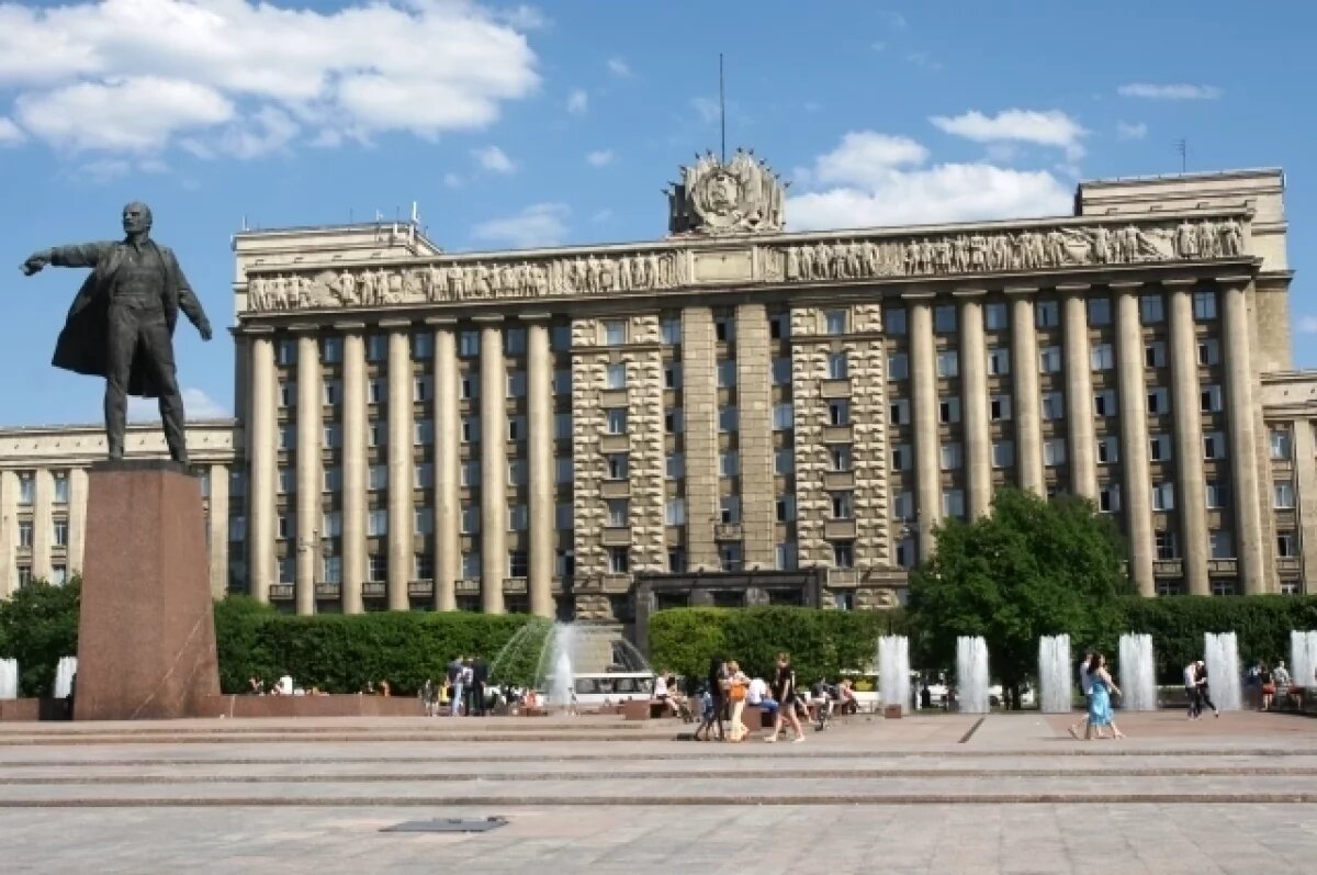    В Петербурге начинается реставрация памятника Ленину на Московской площади