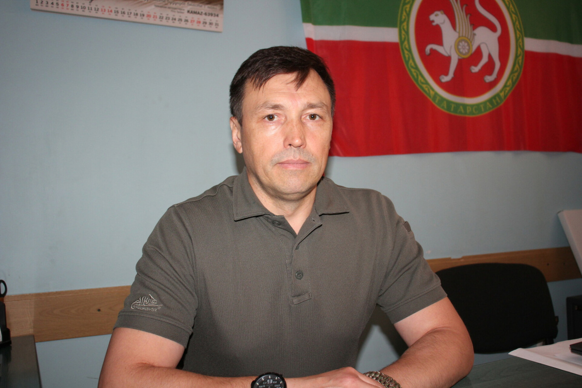 Фаниль Аглиуллин покинул кресло министра земельных и имущественных отношений РТ, он перешел на трудную и опасную работу. Фото: «Татар-информ»